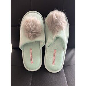 Victoria’s Secret Teal Fuzzy Soft Pom Pom Slippers Sandal Teal Gray Size M (7/8)